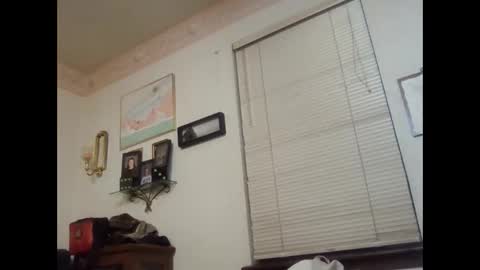 rayvenveil online show from May 4, 5:03 am