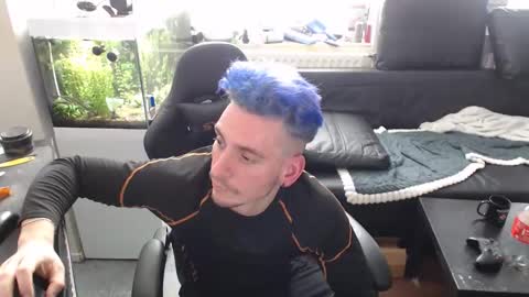 Rayzel online show from January 10, 12:40 pm