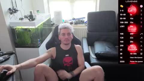 Rayzel online show from February 22, 1:31 pm