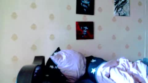 Snapshot of raziel_haze chatting on May 10, 9:58 am Yrriel Strife Candy-Demon Caveboy mr. Cringe online show from May 10, 9:58 am