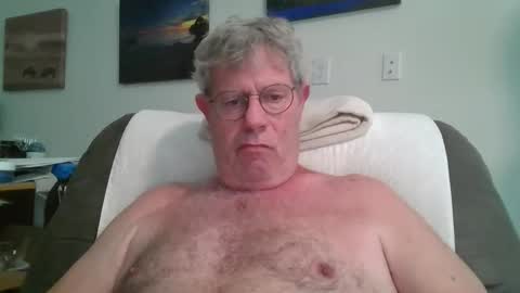 mickey95003 online show from April 18, 5:39 pm