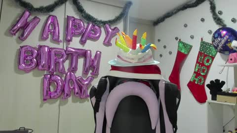 Snapshot of rea_winry chatting on December 8, 4:25 am Rea online show from December 8, 4:25 am