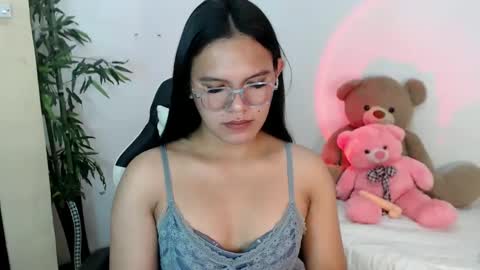 Snapshot of ready2care4youbabe chatting on January 19, 2:57 am Beth online show from January 19, 2:57 am