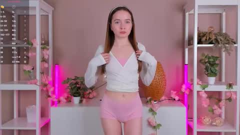 Sandy online show from October 18, 3:09 am