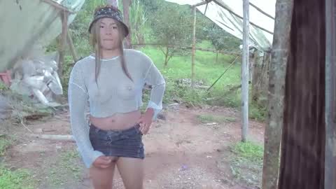 Snapshot of real__cameron chatting on November 29, 12:30 pm real__cameron online show from November 29, 12:30 pm