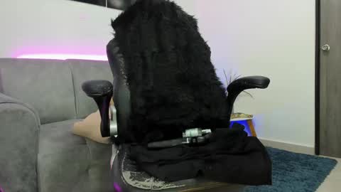 Alina Cruz online show from February 18, 9:20 pm