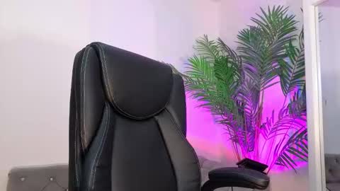 Alina Cruz online show from November 4, 10:31 pm