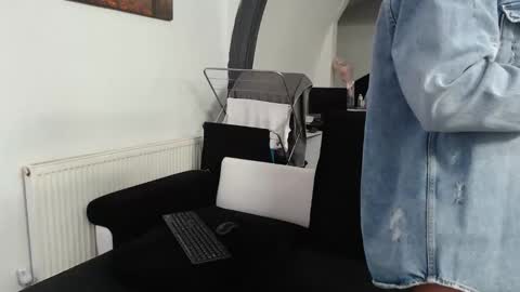 Snapshot of reallyman7 chatting on February 1, 4:55 am Ask me online show from February 1, 4:55 am