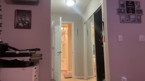 Preston  Stella online show from February 5, 8:21 am