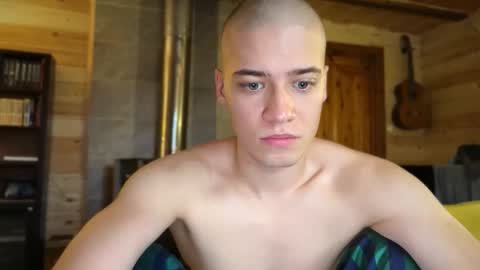 AliceEve online show from March 2, 6:58 am