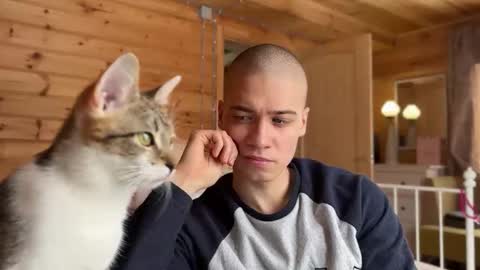 AliceEve online show from March 4, 8:42 am