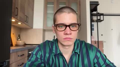 AliceEve online show from April 8, 9:53 am