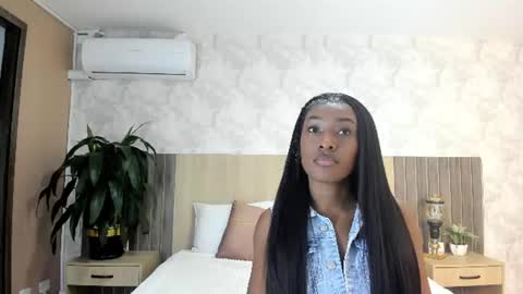 Snapshot of rebeca_cortez1 chatting on July 16, 7:20 pm I invite you to my birthday on November 3th online show from July 16, 7:20 pm