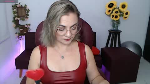 Snapshot of rebeca_milf chatting on April 24, 1:57 pm REBECA online show from April 24, 1:57 pm