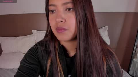Snapshot of rebeca_williams_ chatting on June 6, 12:43 pm Rebeca Williams online show from June 6, 12:43 pm