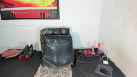 rebecabanks online show from March 13, 2:40 am