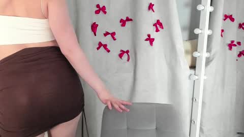 Snapshot of rebecca_____ chatting on March 4, 9:43 pm rebecca_____ online show from March 4, 9:43 pm