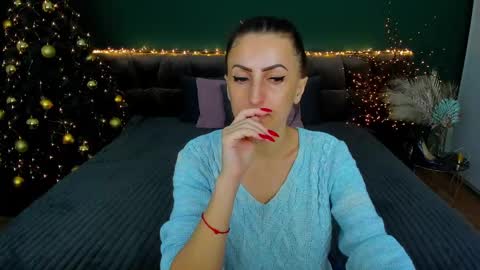 Snapshot of rebecca_diamonds chatting on January 6, 6:47 am rebecca_diamonds online show from January 6, 6:47 am