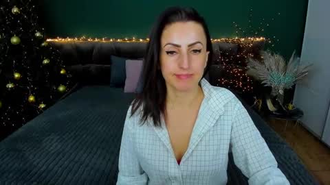 Snapshot of rebecca_diamonds chatting on January 8, 9:00 am rebecca_diamonds online show from January 8, 9:00 am