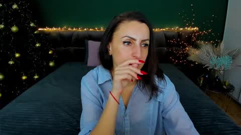 Snapshot of rebecca_diamonds chatting on January 10, 12:47 pm rebecca_diamonds online show from January 10, 12:47 pm