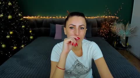 Snapshot of rebecca_diamonds chatting on January 12, 6:06 am rebecca_diamonds online show from January 12, 6:06 am