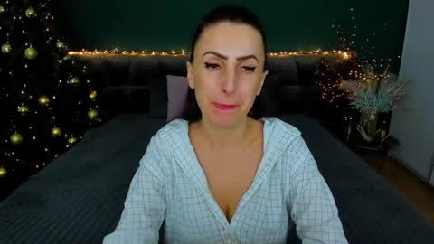 Snapshot of rebecca_diamonds chatting on January 16, 9:16 am rebecca_diamonds online show from January 16, 9:16 am