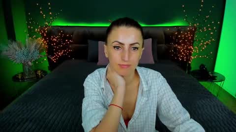 Snapshot of rebecca_diamonds chatting on January 29, 9:44 am rebecca_diamonds online show from January 29, 9:44 am
