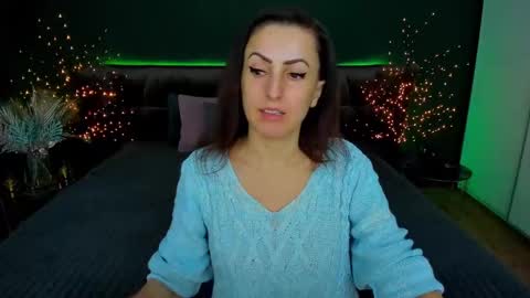 Snapshot of rebecca_diamonds chatting on February 2, 6:37 am rebecca_diamonds online show from February 2, 6:37 am