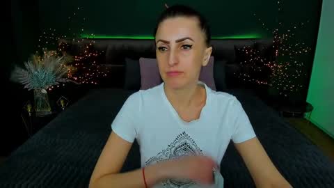 Snapshot of rebecca_diamonds chatting on February 27, 10:48 am rebecca_diamonds online show from February 27, 10:48 am