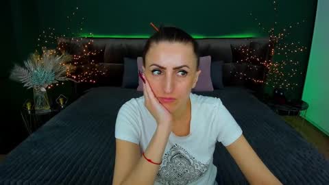 Snapshot of rebecca_diamonds chatting on February 27, 1:49 pm rebecca_diamonds online show from February 27, 1:49 pm