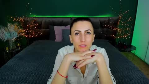 Snapshot of rebecca_diamonds chatting on March 3, 3:42 pm rebecca_diamonds online show from March 3, 3:42 pm