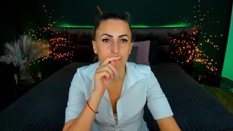 Snapshot of rebecca_diamonds chatting on September 24, 6:28 am rebecca_diamonds online show from September 24, 6:28 am