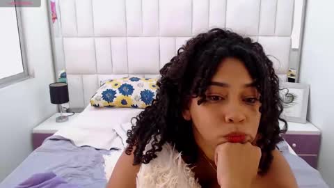 Snapshot of rebecca_mils chatting on February 26, 5:17 pm R E B E C A online show from February 26, 5:17 pm