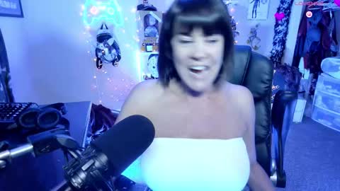 Snapshot of rebeccalovexxx chatting on November 20, 2:34 am Rebecca Love online show from November 20, 2:34 am