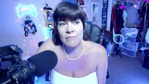 Snapshot of rebeccalovexxx chatting on November 28, 10:23 pm Rebecca Love online show from November 28, 10:23 pm