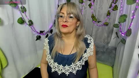 Snapshot of rebeccamayer031 chatting on June 3, 4:59 am Rebecca online show from June 3, 4:59 am