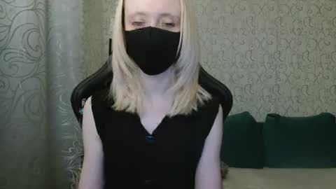 Snapshot of rebesaolset chatting on December 29, 3:57 pm RebesaOlset online show from December 29, 3:57 pm