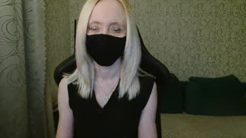 Snapshot of rebesaolset chatting on January 22, 4:23 pm RebesaOlset online show from January 22, 4:23 pm