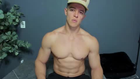 twitter REECET26 instagram RECCETAYLOR online show from February 14, 12:07 am