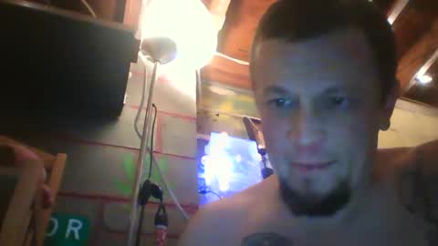 Snapshot of recka810 chatting on March 1, 7:08 am recka810 online show from March 1, 7:08 am