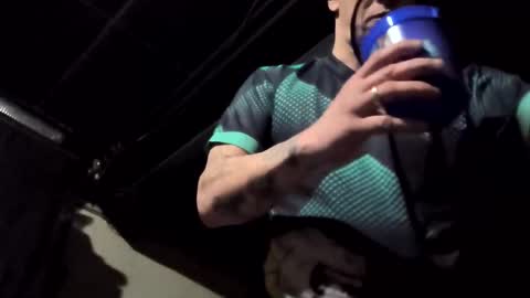 Snapshot of recka810 chatting on March 6, 3:57 am recka810 online show from March 6, 3:57 am