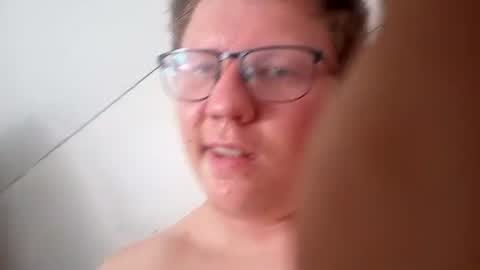 Snapshot of red454games454 chatting on December 2, 2:09 am zsax horny online show from December 2, 2:09 am