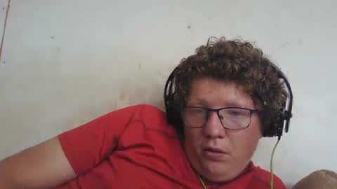 Snapshot of red454games454 chatting on February 16, 12:30 am zsax horny online show from February 16, 12:30 am