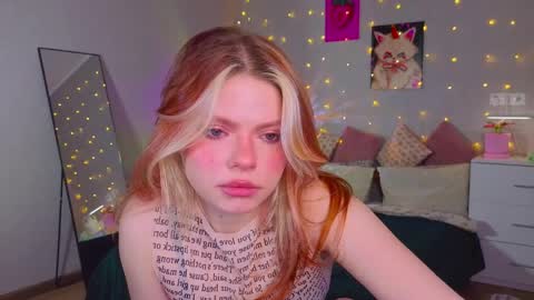 red__candy online show from April 2, 4:59 pm