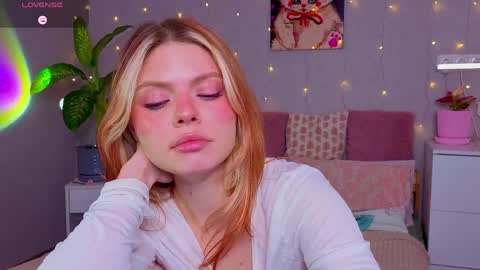 red__candy online show from April 9, 1:16 pm