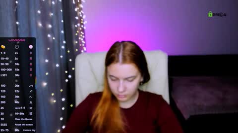 Snapshot of red__dizzy chatting on November 3, 1:34 pm red__dizzy online show from November 3, 1:34 pm