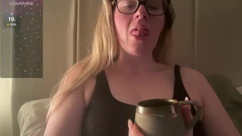 Snapshot of red_head_rosie_69 chatting on March 3, 6:37 am Rosie online show from March 3, 6:37 am