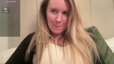 Snapshot of red_head_rosie_69 chatting on March 10, 6:56 pm Rosie online show from March 10, 6:56 pm