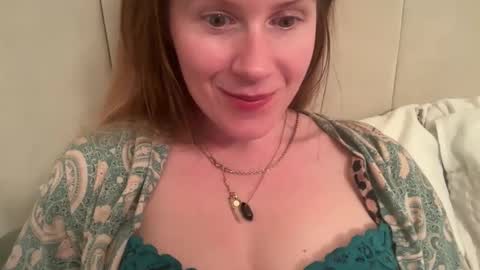 Snapshot of red_head_rosie_69 chatting on September 10, 7:25 pm Rosie online show from September 10, 7:25 pm