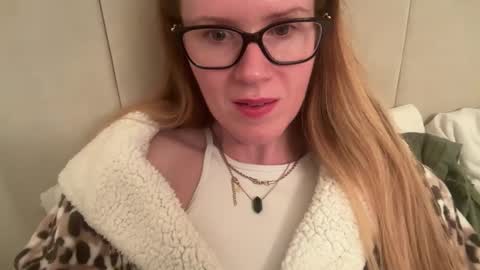 Snapshot of red_head_rosie_69 chatting on September 14, 6:51 pm Rosie online show from September 14, 6:51 pm